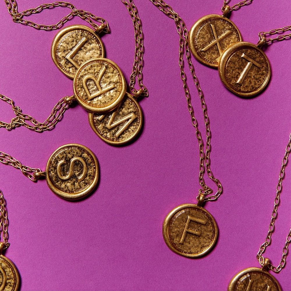 ZARA INITIAL MEDALLION NECKLACE 💛 - Picture 6 of 7
